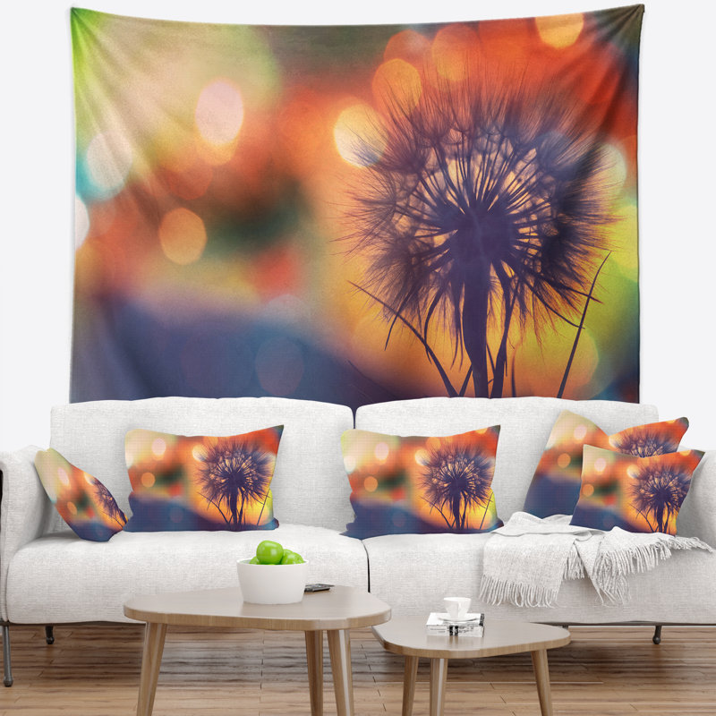 Tapisserie florale sur fond orange, H 32 po x l 39 po