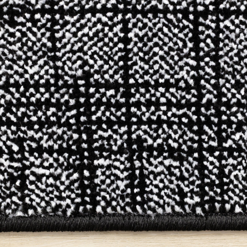 Tapis à damier noir / blanc Wum Collection, Rectangle 7 pi 10 po x 10 pi 6 po, Noir / blanc