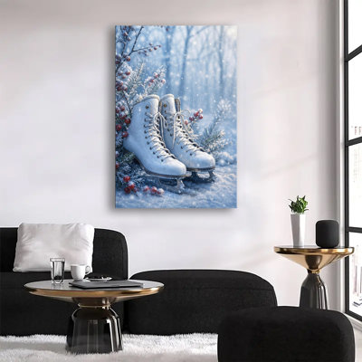 Patins à glace blancs vintage recouverts de neige parmi des branches de pin givrées et des baies d'hiver rouges - Tableau sur toile