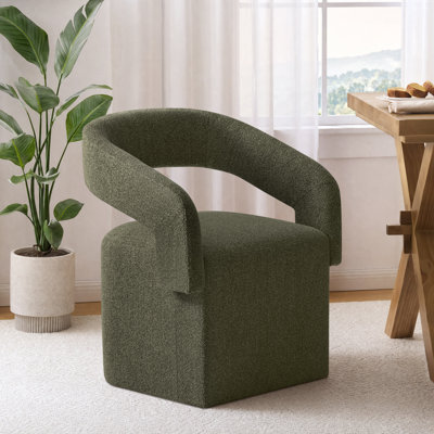 Chaise rembourrée en tonneau avec roulettes cachées