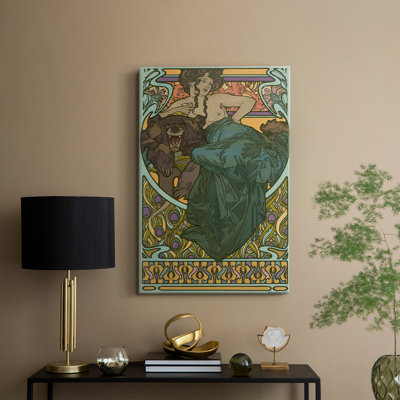Femme allongée sur une peau d'ours - galerie tendue sur toile par Alphonse Mucha