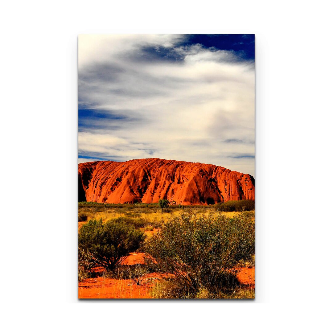 Leinwandbild Australischer roter Berg im Outback am Abend