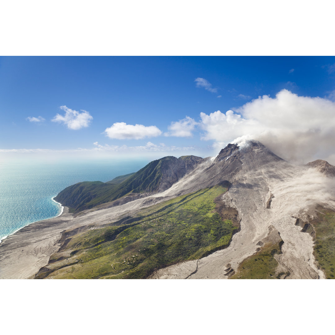 Soufriere Hills Volcano von MichaelUtech - Kunstdrucke auf Leinwand