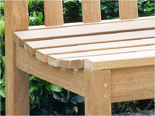 Classic Outdoor Lounge Chair