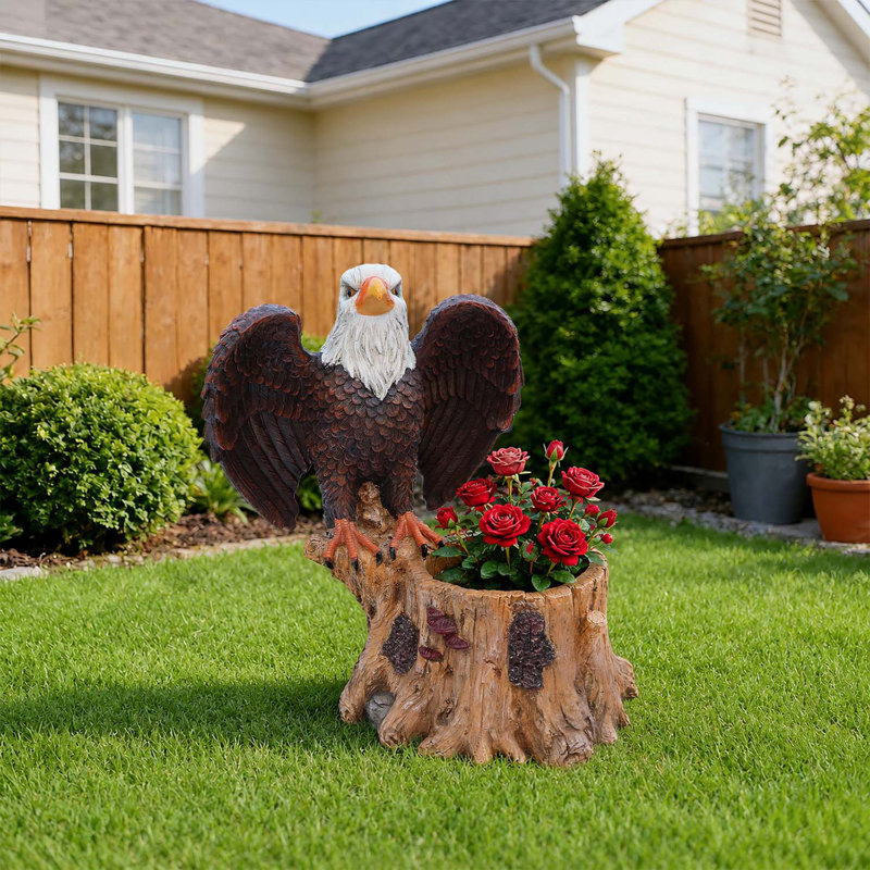 Pot à fleurs sur une souche d'arbre Majestic Eagle avec des ailes déployées - Pot de fleurs décoratif en polyrésine durable pour patio et pelouse - Cadeau de décoration unique