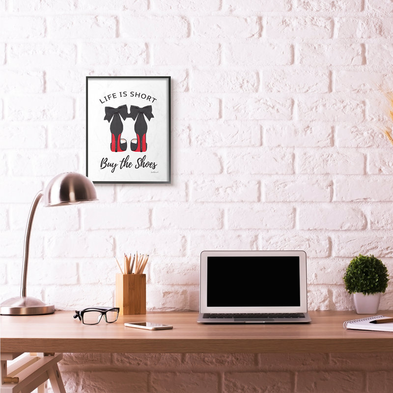 « mode motif chaussures noir mots black », impression, H 20 po x l 16 po, Giclée encadrée noir minuit