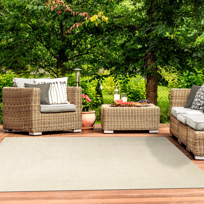 Tapis intérieur / extérieur tressé à la main Neufeld, Rectangle 6 pi x 9 pi