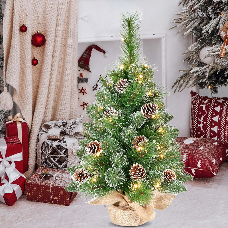Arbre de Noël de table 2 pi avec aiguilles de pin, 30 lumières à DEL blanc chaud, minuterie, fonctionnement à piles, 52 pointes blanches brossées et pommes de pin