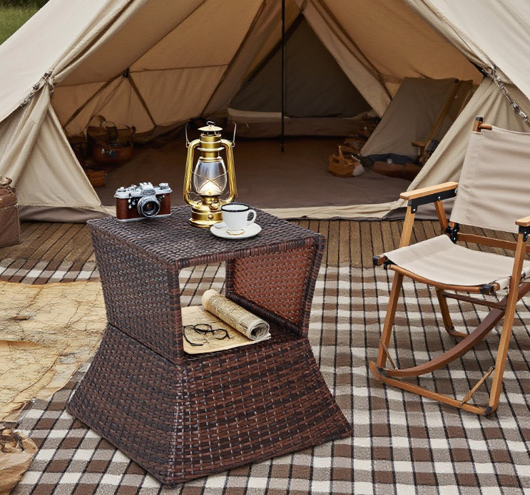 Table de bout d'extérieur en osier de rotin avec trou pour parasol | Idée de cadeau