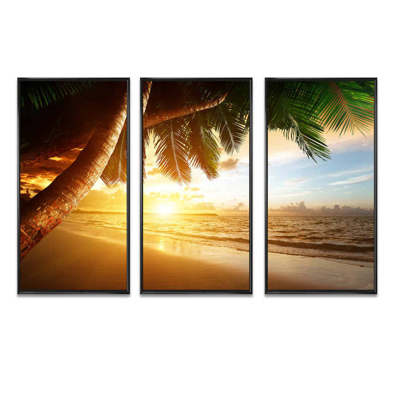 Beautiful Beach Under Palms - Sea & Shore, ensemble de 3 toiles murales encadrées, H 20 po x l 36 po x P 1 po, Cadre noir