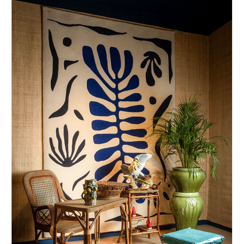 Corail Hand Tufted Wool Floral Area Rug in Blue, Rectangle 5'6" x 7'10"