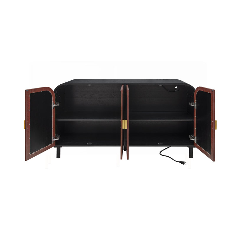 Buffet rétro arqué Oliva avec poignée demi-lune dorée, tablettes réglables et pied central en bois massif pour un rangement polyvalent