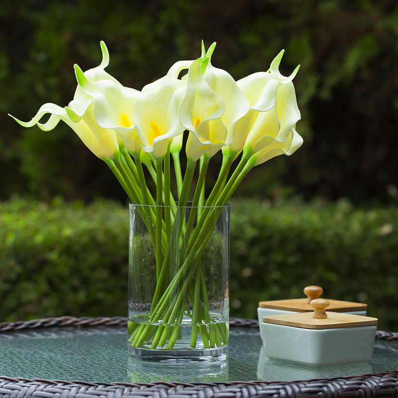 Lily Arrangement in Vase, Ivory