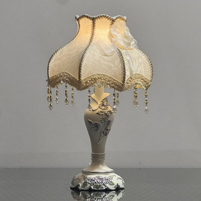 Lampe de table en résine Jeimis