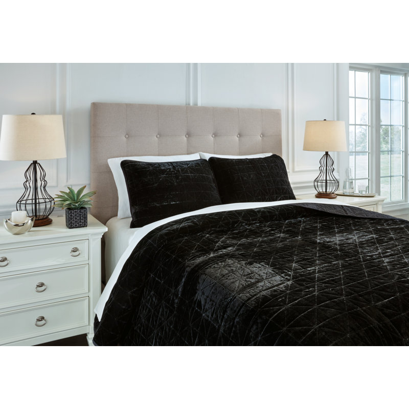 King Black Velvet Quilt Set with Diamond Stitching