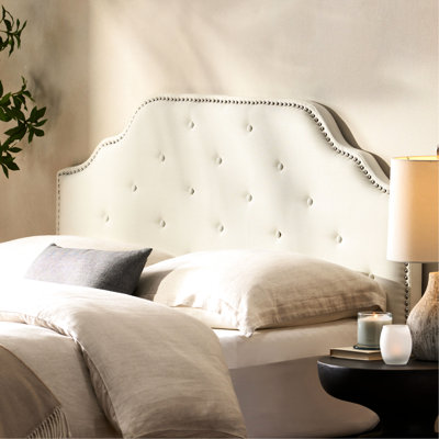 Grande et grande tête de lit, tissu de couleur, bouton avec décoration en point de losange, têtes de clou élégantes pour un motif tendance de chambre à coucher,