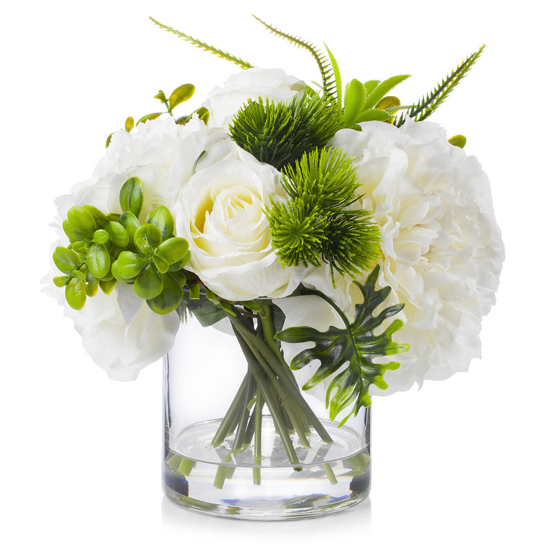 Pivoine et œufs artificiels dans un vase