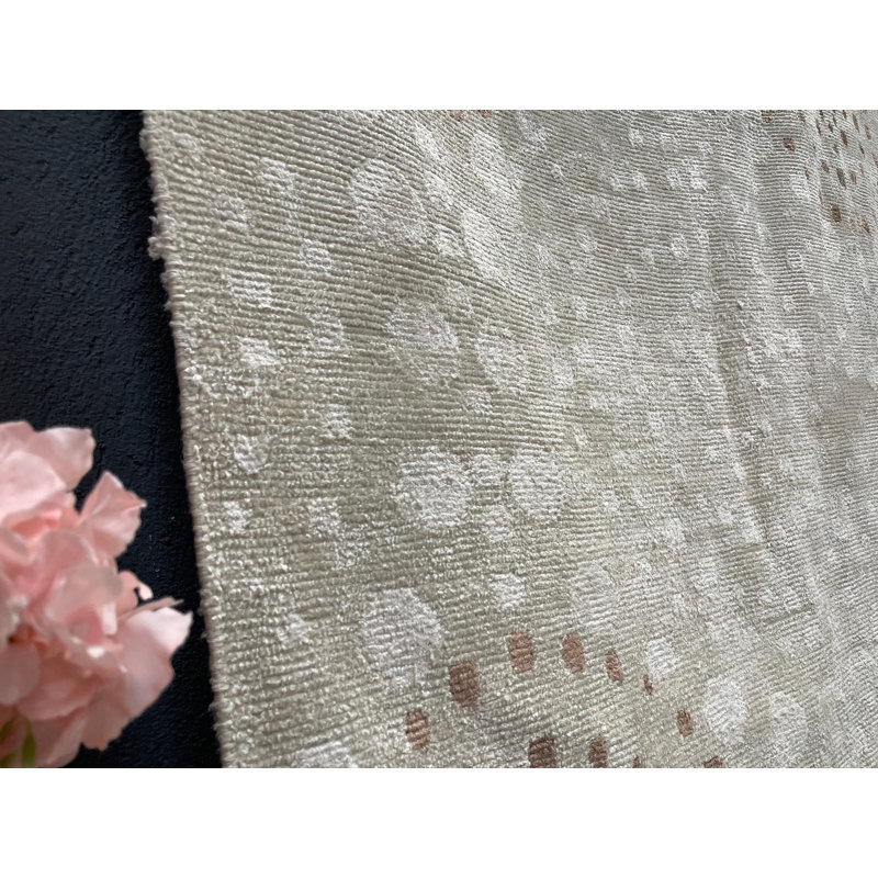 Tapis moderne en laine beige avec patchwork de 77,6 po x 114,2 po Modern