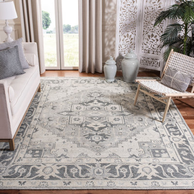 Yanis Hand Knotted Viscose Oriental Rug
