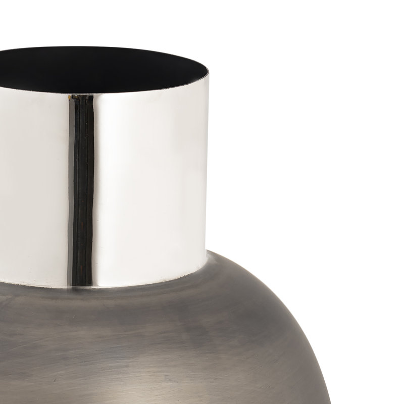 Vase Allred