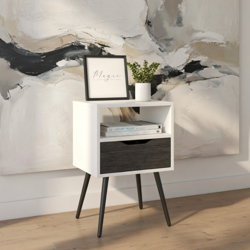 Table de chevet Otom, plateau supérieur, une tablette ouverte, un tiroir, quatre pieds - chêne Smokey / blanc