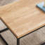 Table basse avec repose-pieds carré de 30 pouces à effet marbre avec plateau très épais et écologique, structure en métal robuste et pieds réglables pour les salons modernes.