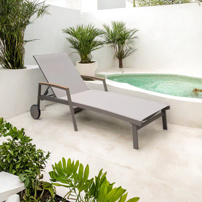 Chaise longue d'extérieur en alliage d'aluminium Naaya