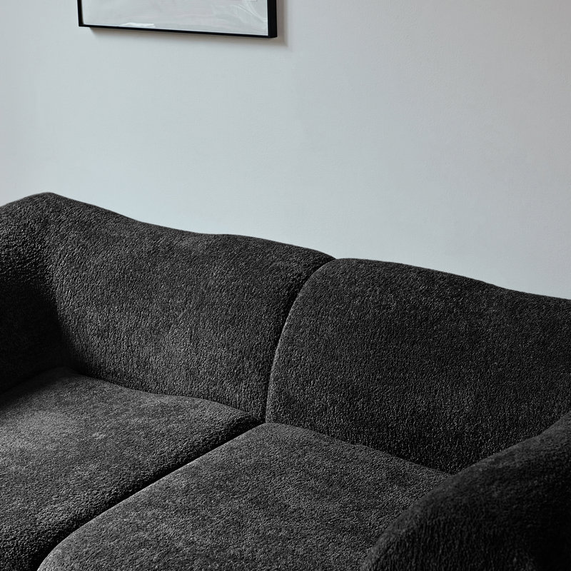 Canapé confortable en velours 2 places avec coussins, peu encombrant et idéal pour les petits espaces de vie, les bureaux et les appartements