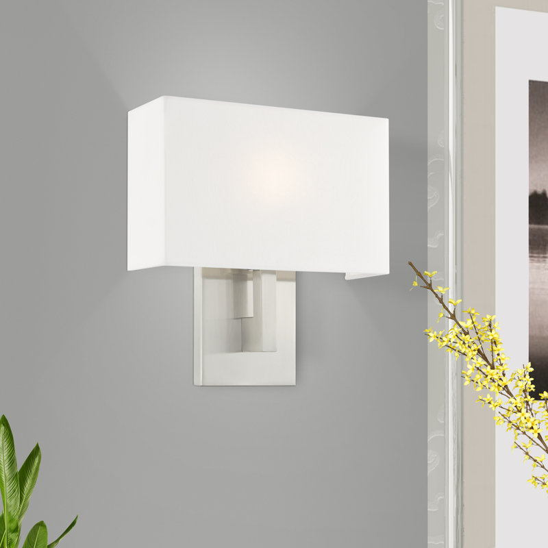Applique murale 1 lumière Ayeasha ADA, H 12 po x l 11 po x P 3,95 po, Nickel brossé