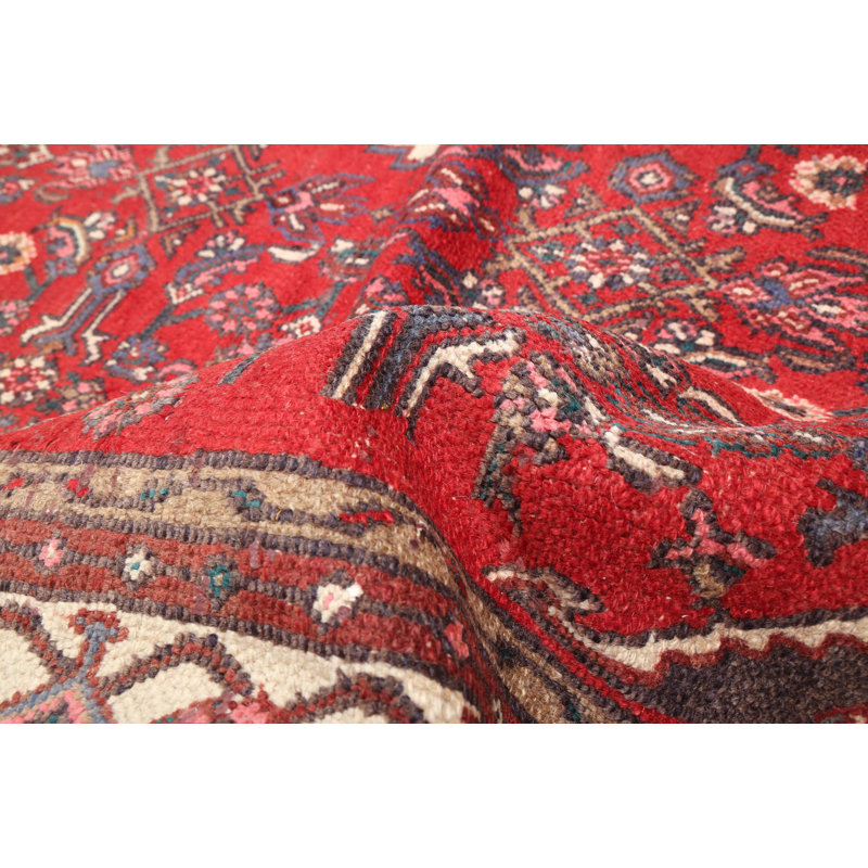 Tapis rouge Antalya 6 pi 9 po x 9 pi 4 po