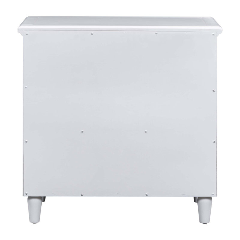 Adoptez une organisation sophistiquée avec une armoire de chevet dotée de trois tiroirs robustes, offrant suffisamment d'espace pour ranger des objets personnels et simplifier votre routine quotidienne.