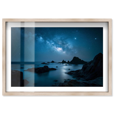 «Astral Sea II Shadowbox», photographie de voyage par Notoriart, cadre blond, 37 x 25