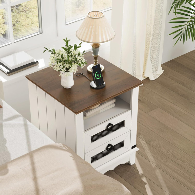 Table de chevet industrielle avec station de charge, tiroirs en maille métallique, table de rangement à 2 tiroirs, table d'appoint de chambre à coucher et de salon rustique