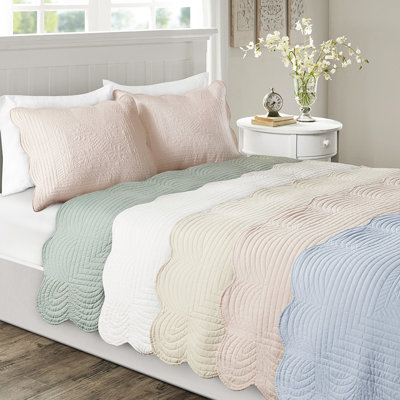 Reversible Scalloped Edge Quilt In King/ King, Materials 3 Piece For Featuring And Cotton Fill