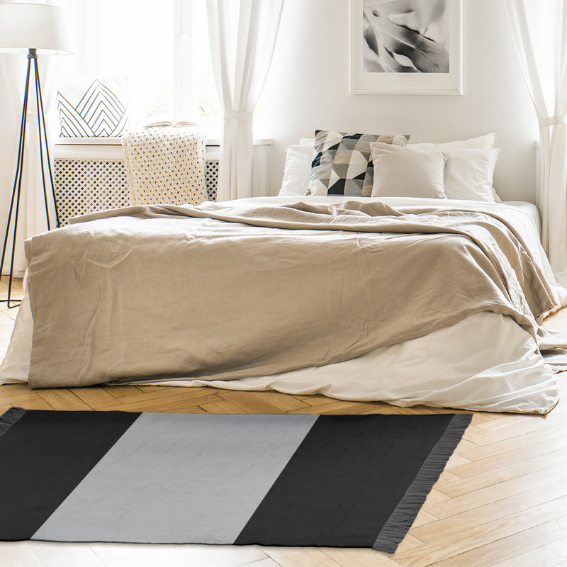 Tapis noir à rayures de hockey national, Non