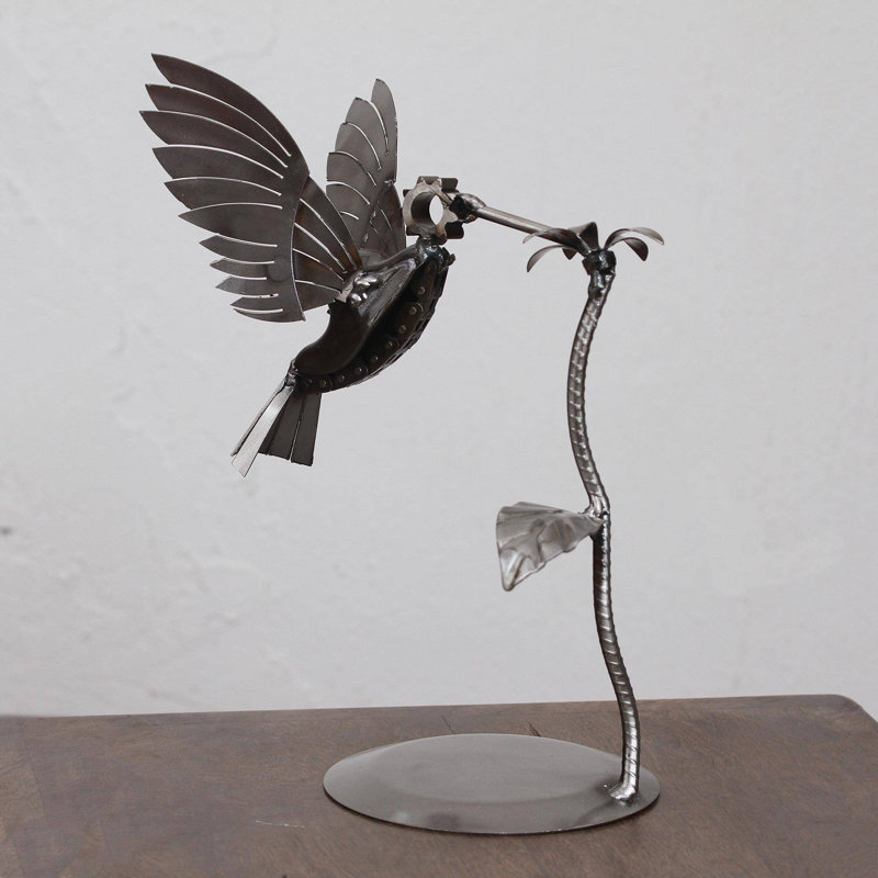 Sculpture en métal avec colibri récupéré à flitting de Williston Forge