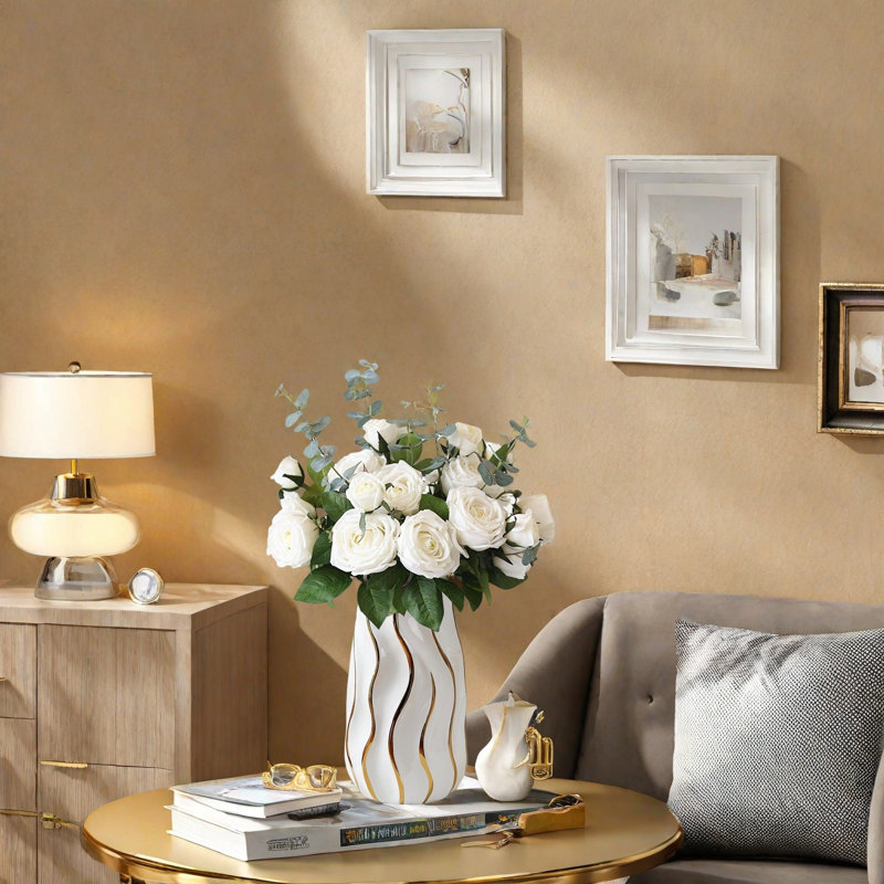 Vases rayés en céramique pour la décoration intérieure
