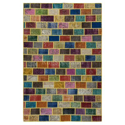 Tapis moderne en patchwork bohémien. Fabriqué à la main à partir de tapis rétro teints