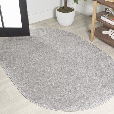 Asaiah Solid Low-Pile Light Gray Rug
