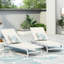 Chaise longue blanche pour l'extérieur de deux pièces - Maille en nylon, structure en aluminium, détails fabriqués à la main, ensemble de 2 chaises blanches, aluminium, détails