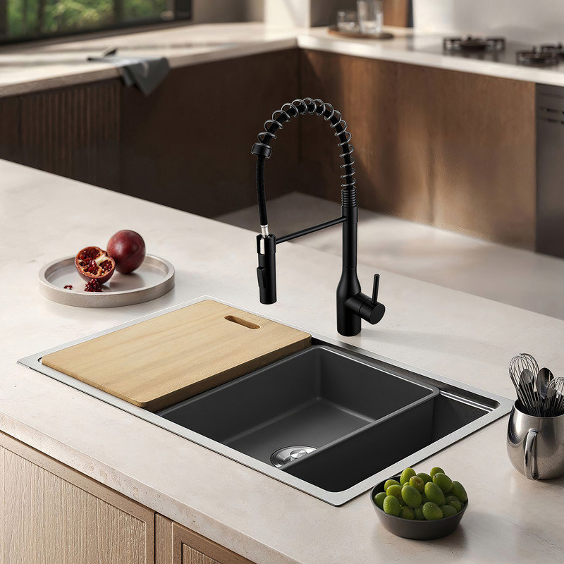 Robinet de cuisine à poignée simple Valin High Arc, ligne d'alimentation incluse, noir mat, Noir mat