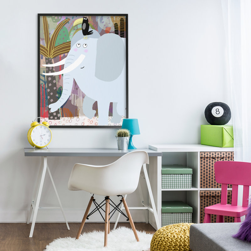 Éléphant et toucan dans la jungle, estampe numérique, design par Carla Daly, Giclée encadrée noir minuit, H 30 po x l 24 po