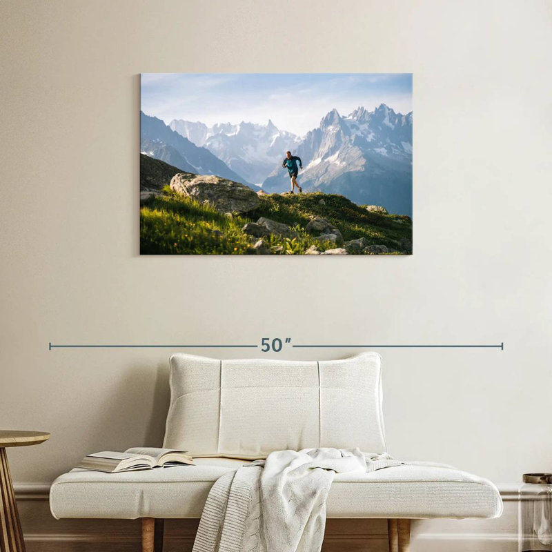 Sireci Trail Runner, 24" H x 36" W