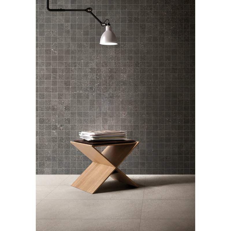 Mosaïque de porcelaine carrée matte noire 2 po x 2 po Bedrosians