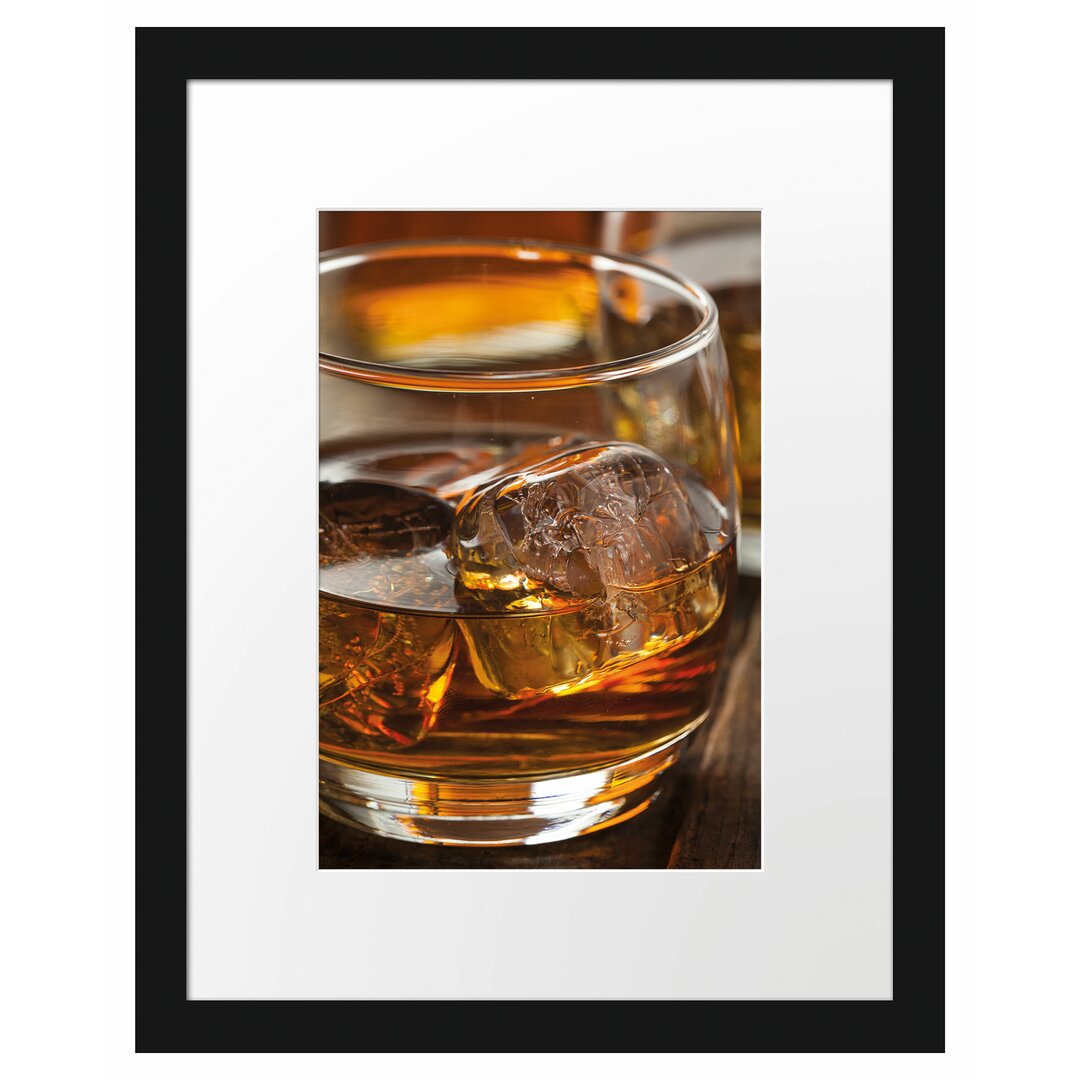 Gerahmtes Poster Goldgelber Whisky