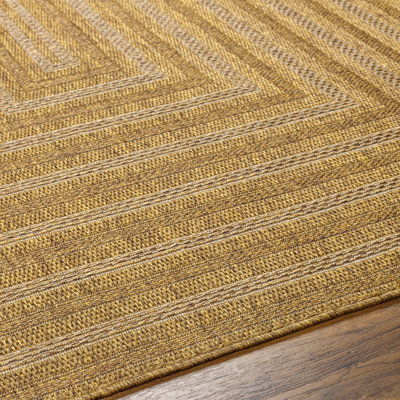 Tapis intérieur / extérieur brun clair en polypropylène tissé à la machine Dallton