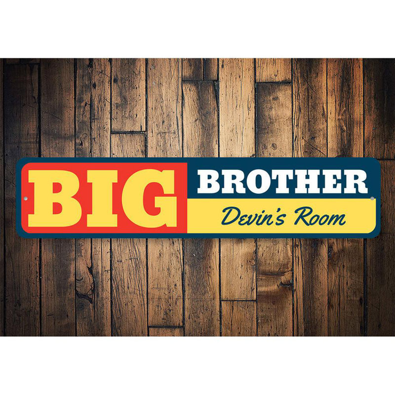 Plaque en métal Big Brother, H 6 po x l 24 po x P 0,06 po