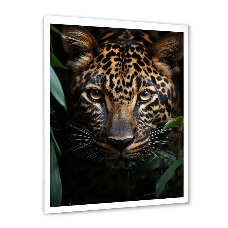 «Leopard Silent Stalk I», art sur toile léopard, Cadre simple blanc, H 32 po x l 24 po x P 1 po