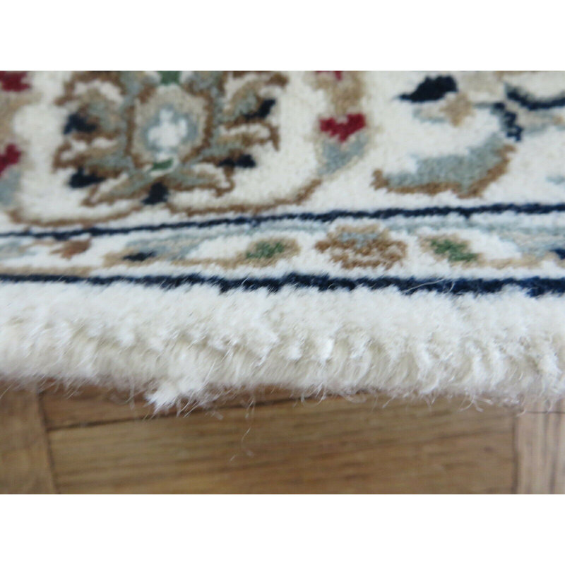 Tapis de couloir 2 pi 6 po x 18 pi 3 po Nain fin ivoire avec soie C40C4A29321546D2B3C74ADDBF1EA609