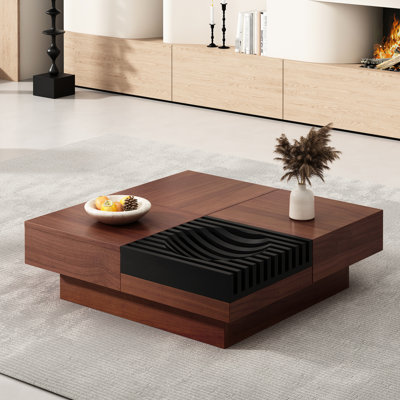 Table basse carrée de rangement brune et noire avec esthétique rétro, bois, compartiments efficaces pour les petits articles de salon, et facile à assembler en un rien de temps. Bois noir, style Mid-Century, vaste décor